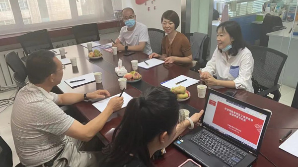 阿勒泰地区工信局领导莅临银穗财税服务集团调研交流 阿勒泰地区工信局领导莅临银穗财税服务集团调研交流