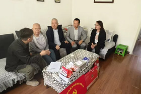 中秋佳节送温暖，银穗情系困难群众—新疆银穗财税服务集团股份公司党支部开展慰问活动